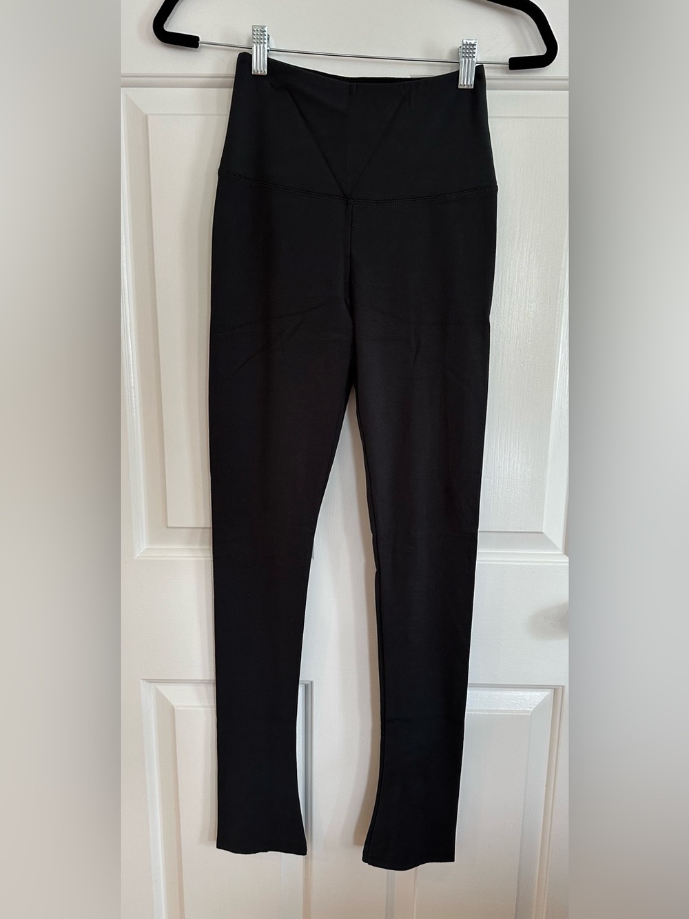 Lisse Black Zipper Bottom Leggings Size Small - NWT